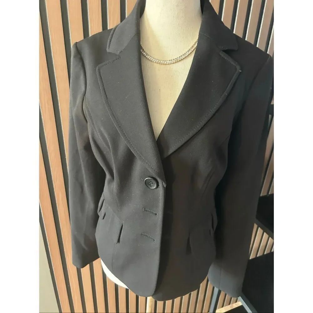 The Limited  blazer black size 8 stylish with ruffles form fitting Y2K